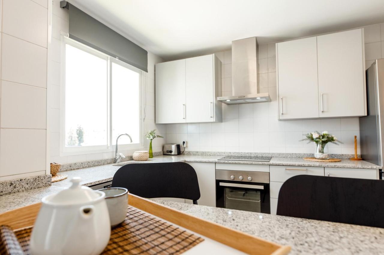 Spacious 2-Bedroom Apartment With Free Parking Sitio de Calahonda エクステリア 写真