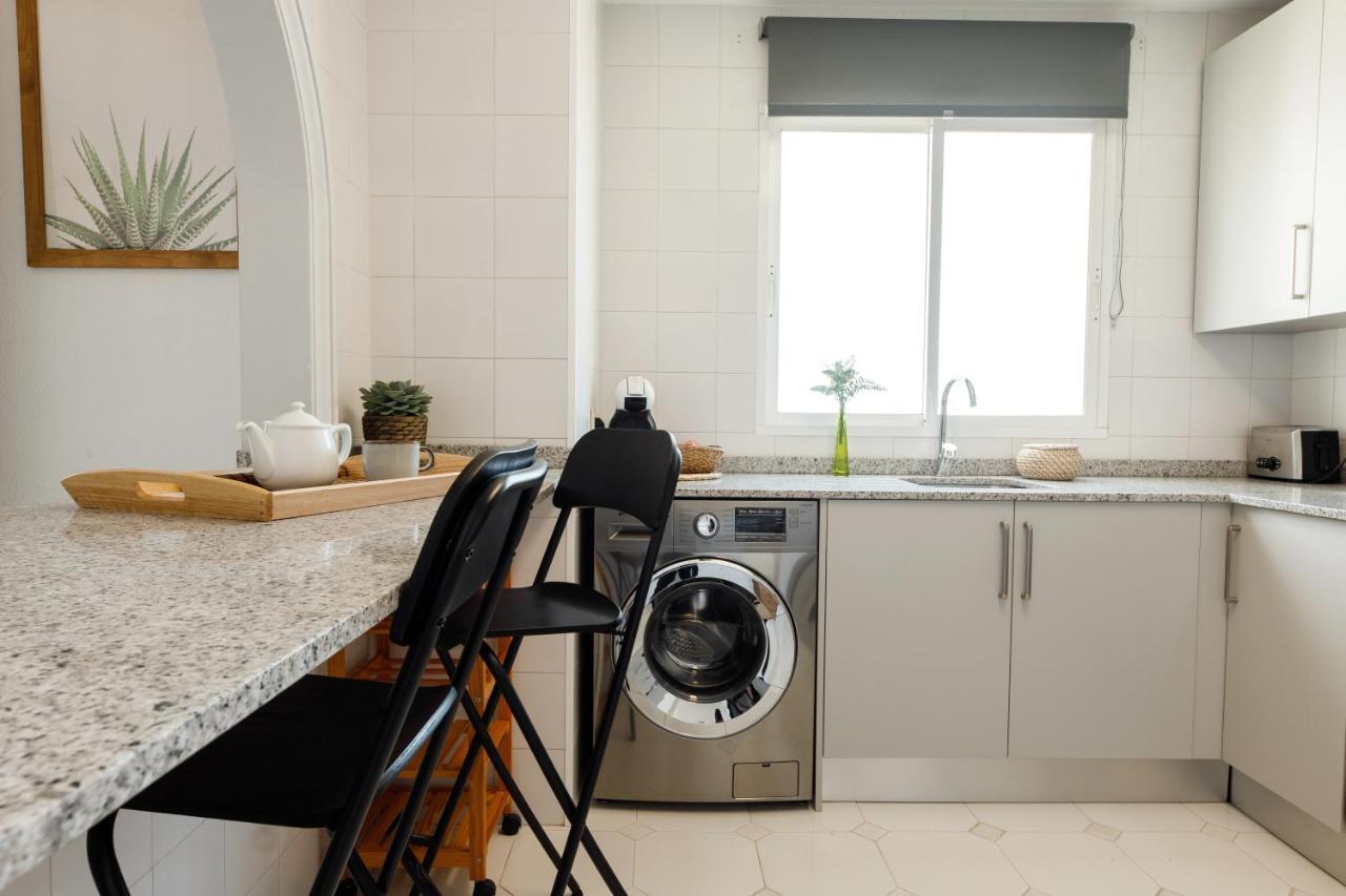 Spacious 2-Bedroom Apartment With Free Parking Sitio de Calahonda エクステリア 写真