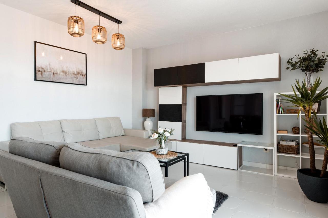 Spacious 2-Bedroom Apartment With Free Parking Sitio de Calahonda エクステリア 写真